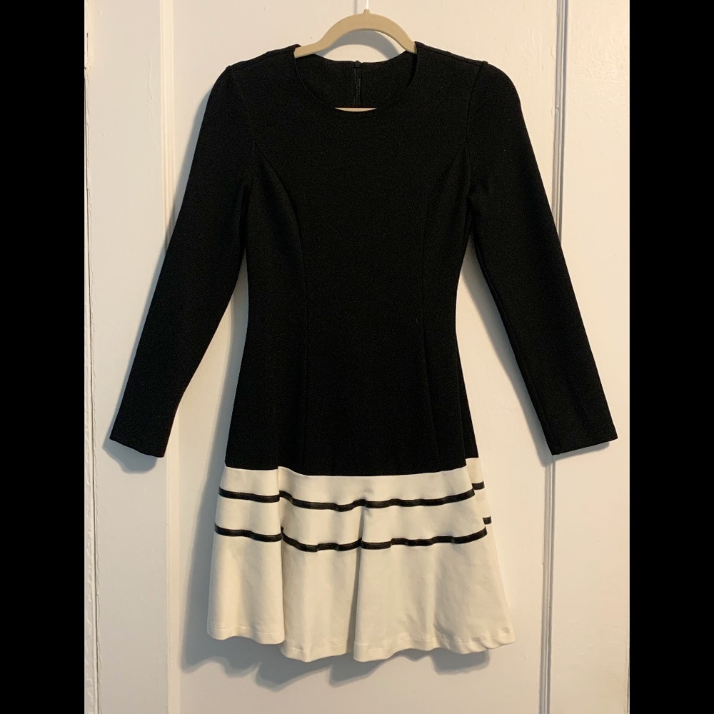 Black & White Long-sleeved Dress | Size M